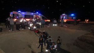 Babasını Hastaneye Götürürken Kaza Yaptı: 2 Ölü, 1 Ağır Yaralı - Videolu Haber