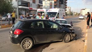 Babasının otomobilini kaçıran küçük sürücü kaza yaptı - Videolu Haber