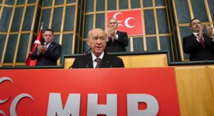 Bahçeli’den, İran’ın İsrail’e yönelik saldırısına tanımlama: ‘Tiyatro’