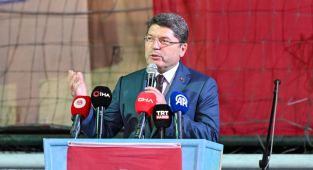 Bakan Tunç: Terör propagandasına 15 tutuklama