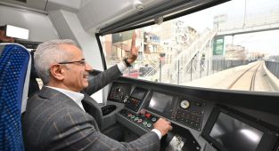 Bakan Uraloğlu: Hattımız ile günde 1 milyon yolcu seyahat edecek