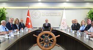 Bakan Uraloğlu: Türkiye’de aktif 140 bin 138 gemi insanı bulunuyor