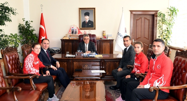 Balkan Şampiyonları’ndan Vali Aykut Pekmez’e Ziyaret