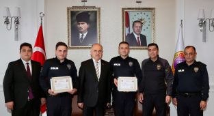 Başarılı operasyon: Aranan şahıs 1 dakikada yakalandı