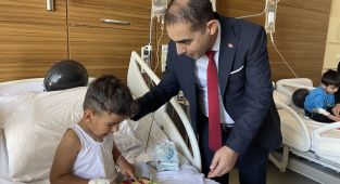 Başhekim Doç.Dr. Mehmet Şirik çocukların 23 Nisan’ını kutladı
