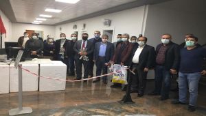 Başkan Barutçu, filyasyon ekiplerine karanfil dağıttı