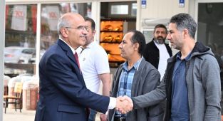 Başkan Er esnaf ve vatandaşlarla bir araya geldi