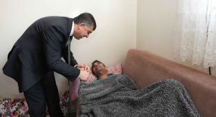 Başkan Fadıloğlu’ndan, engelli vatandaşlara sürpriz ziyaret