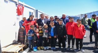 Başkan Gürkan Teknopark Konteyner Kenti ziyaret etti