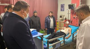 Başkan Gürkan trafik kazasında yaralananları hastanede ziyaret etti