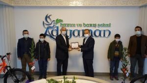 Başkan Kılınç, dereceye giren öğrencileri ödüllendirdi