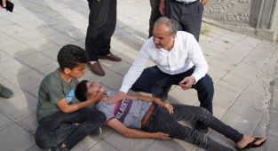 Başkan Kılınç düşen Suriye uyruklu çocuğa ilk müdahaleyi yaptı - Videolu Haber