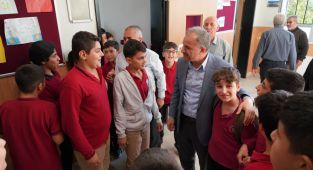 Başkan Kılınç Karacaoğlan Ortaokulunu ziyaret etti - Videolu Haber