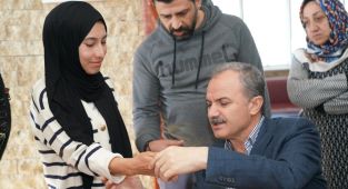 Başkan Kılınç Sağlıklı Yaşam ve Spor Kompleksinde tedavi gören vatandaşları ziyaret etti