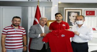 Başkan Kılınç, TEKNOFEST birincileriyle bir araya geldi
