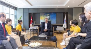Başkan Seçer 23 Nisan dolayısıyla çocuklarla bir araya geldi - Videolu Haber