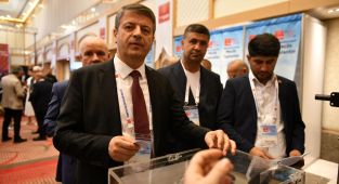 Başkan Tutdere Türkiye Belediyeler Birliği encümen üyeliğine yeniden seçildi