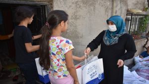 Bayram öncesi 250 yetim çocuğun yüzünü güldürdü
