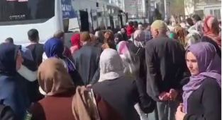 Bayram öncesi ilk umre kafilesi yola çıktı - Videolu Haber