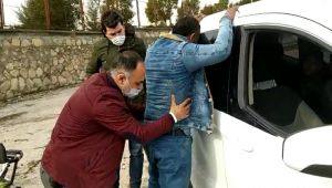 Bebek arabalarını çalan 3 hırsız kovalamaca sonucu yakalandı - Videolu Haber