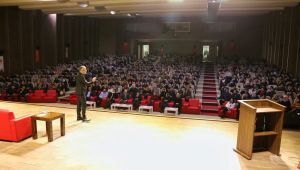 Bekir Develi 'Allah Cümlemizi Korusun' Kitabını İmzaladı