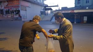 Belediye Başkanı Emre, mesaiye temizlik personeliyle başladı