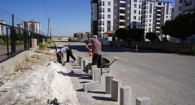 Belediyenin Kaldırım Ekipleri Altınşehir’de