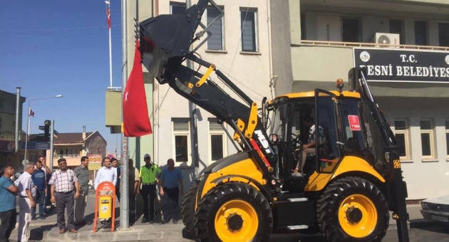 Besni Belediyesi Filosuna Yeni İş Makinesi Ekledi