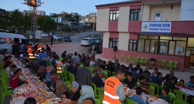 Besni Belediyesi Mahalle İftarlarına Başladı