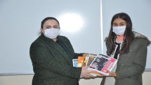 Besni’de 701 öğrenciye hazırlık kitabı dağıtıldı