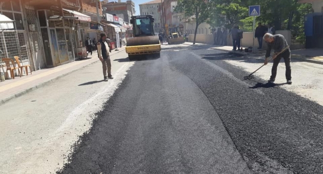 Besni’de Bozulan Yollar Onarılıyor