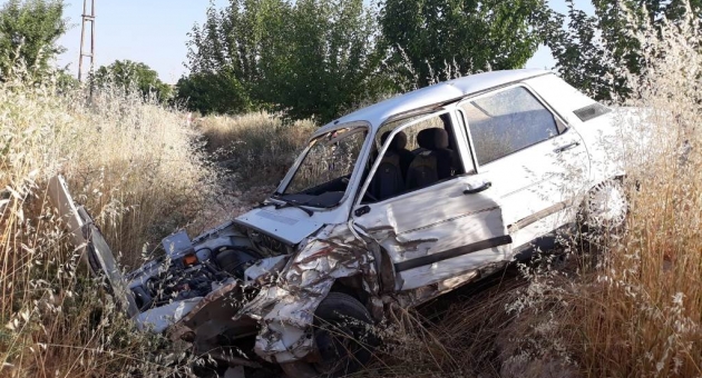 Besni'de İki Otomobil Çarpıştı: 6 Yaralı