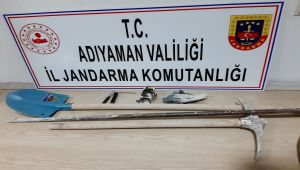Besni'de kaçak kazı operasyonu: 3 gözaltı