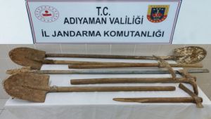 Besni’de Kaçak Kazıya: 6 Gözaltı