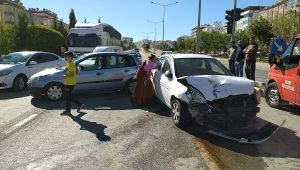 Besni'de trafik kazası: 3 yaralı