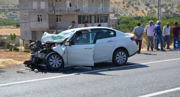 Besni’de Trafik Kazası: 3 Yaralı