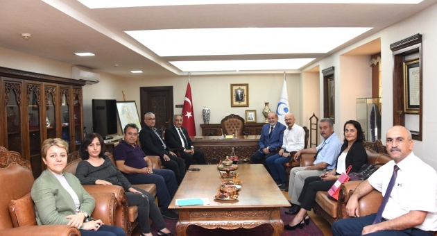 Besni Eğitim Vakfından Rektör Turgut’a Ziyaret