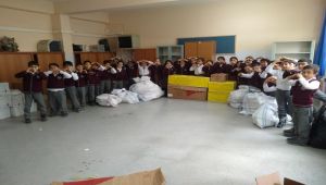 Besni’li Öğrencilerden Elazığ’daki Kardeşlerine Destek