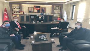 Besnili gençler Türkçe diline sahip çıkıyor