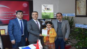 Besnili Küçük Yazar Ela Nur 2. Kitabını Çıkardı