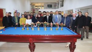Bilardo Şampiyonları Kupalarını Aldı
