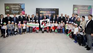 Binlerce Minik Öğrenci, Çocuk Şenliğinde Eğlendi