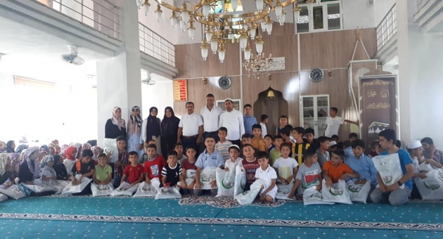 Binlerce Yaz Kur'an Kursu Öğrenciye Çeşitli Hediyeler Verildi