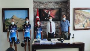 Bisikletli sporculardan Sincik Kaymakamı Bingöl'e ziyaret