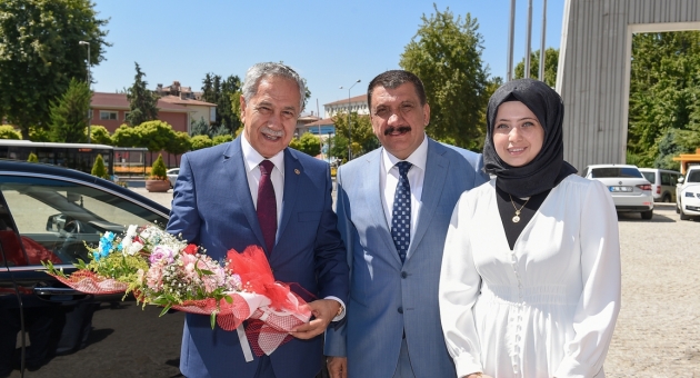 Bülent Arınç’tan Başkan Gürkan’a Ziyaret