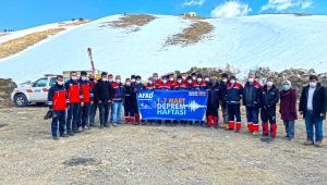 Büyükşehir Belediye ekiplerine çığda arama kurtarma eğitimi