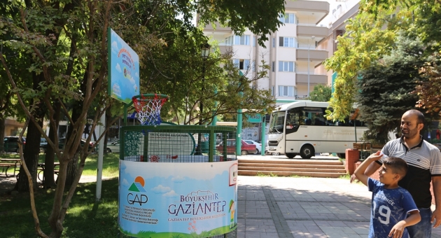 Büyükşehir’den 'Geleceğini Çöpe Atma; Pet Şişeni Potaya At' Projesi