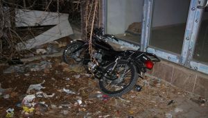 Çaldıkları Motosikletin Benzini Bitince, Bırakıp Kaçtılar