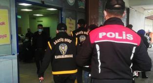 Cani kadın kocasını bıçaklayarak öldürdü