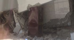 Çelik kasanın yaşam üçgeniyle hayata tutundular - Videolu Haber